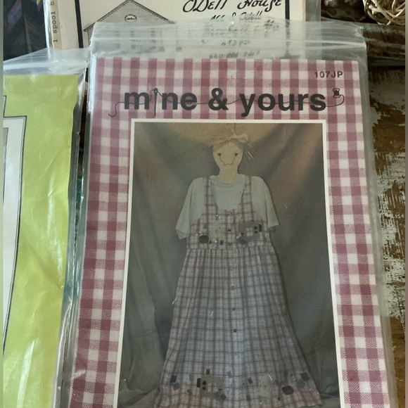 4 Vintage Patterns Clothes Never Cut! - Picture 4 of 8